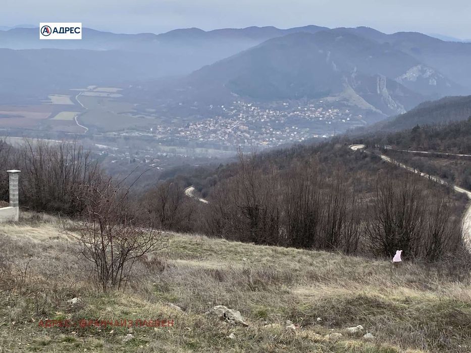 Парцел в Враца, област-с.Челопек площ 930 цена 55000