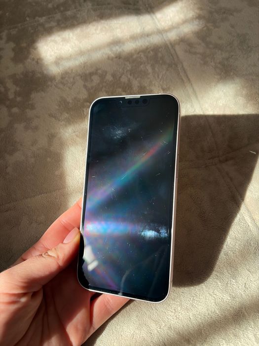 Telefon IPhone 13