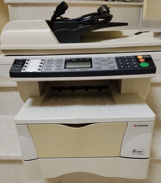 Продавам лазерен Kyocera FS 1118 MFP