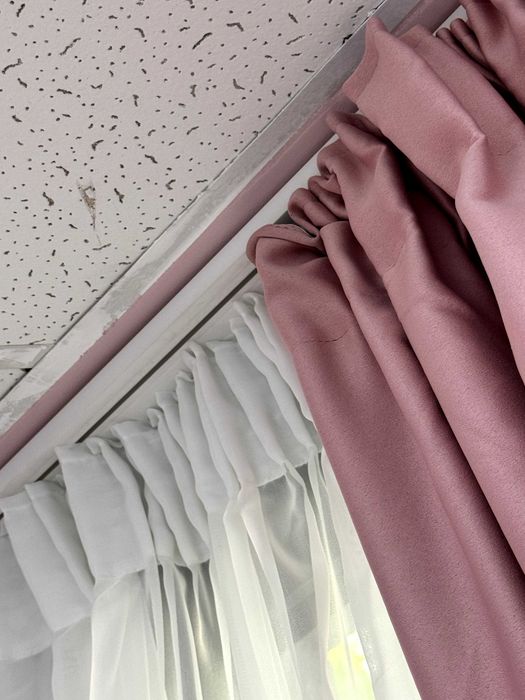 Draperii roz + Perdele albe | Noi | Cu rejansă | Șine posibil incluse