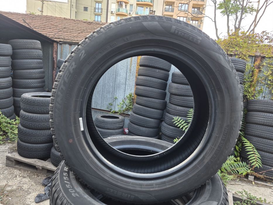 2бр. 205 55 16 Pirelli зимни.