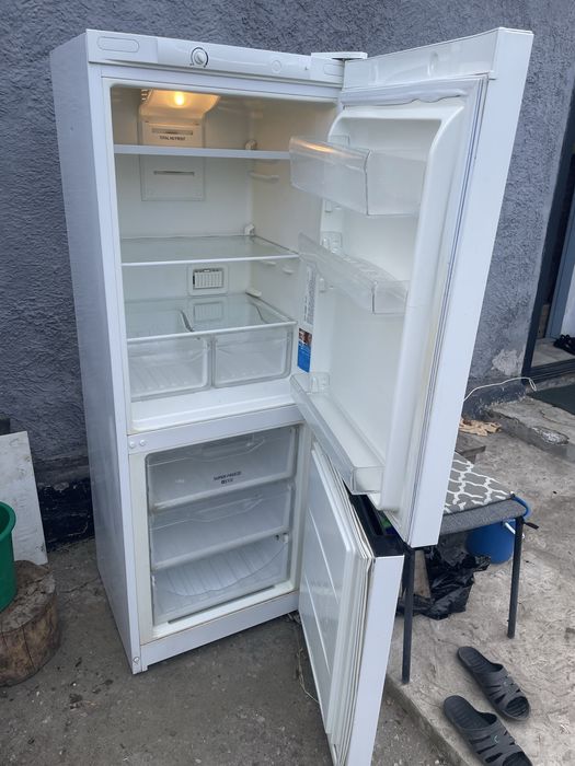 Продам холодильник