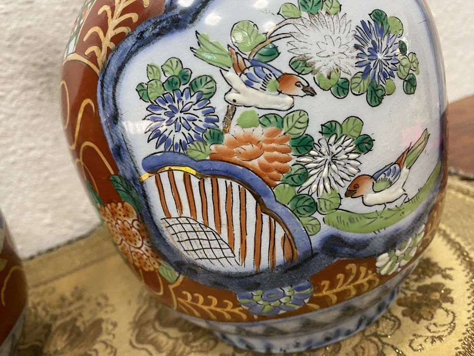 Големи холандски вази от порцелан