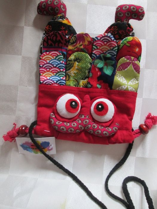 Лот нови -2 бр.летни шапки SKONDRAS и чантичка,памук и лен, с етикет