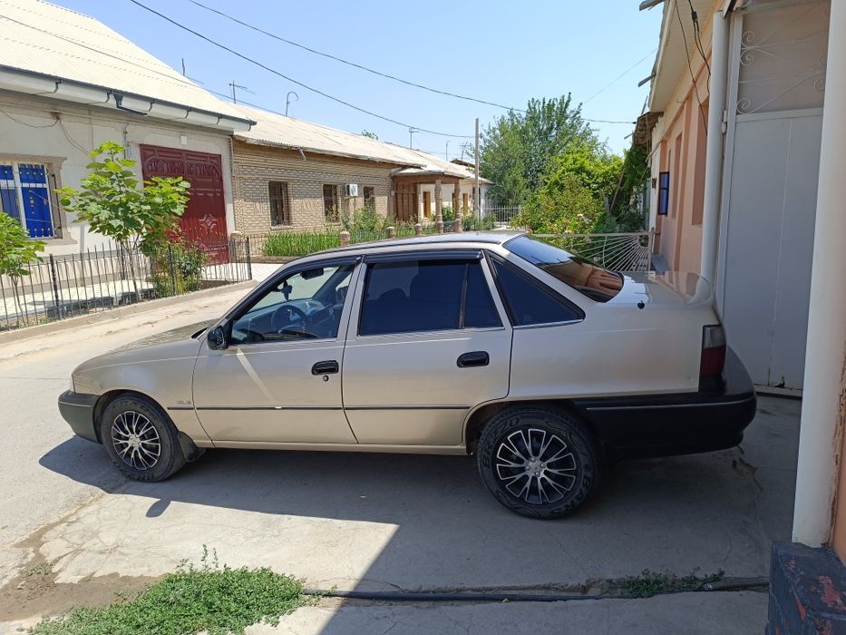 Dayvo nexia 1 sotiladi