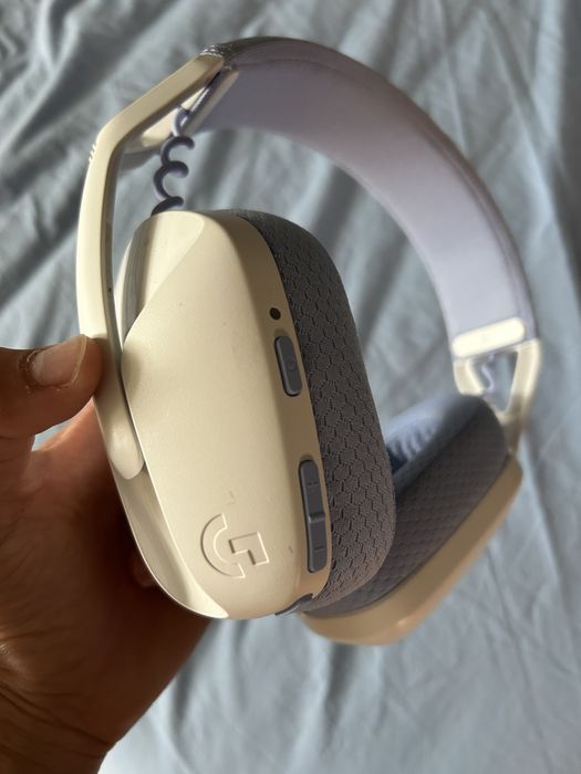 Слушалки на logitech G435