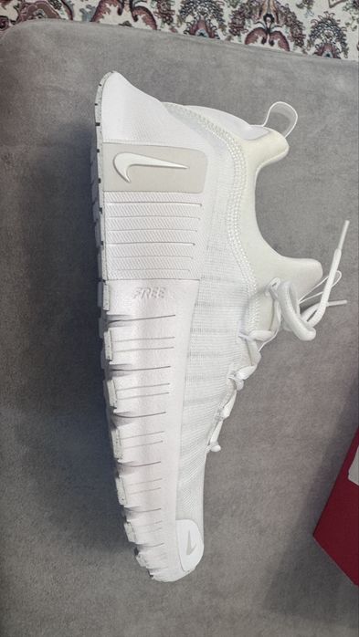 NIKE женские кроссовки