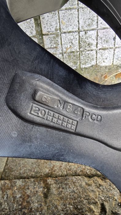 Продава 4 броя Off Road гуми с джанти