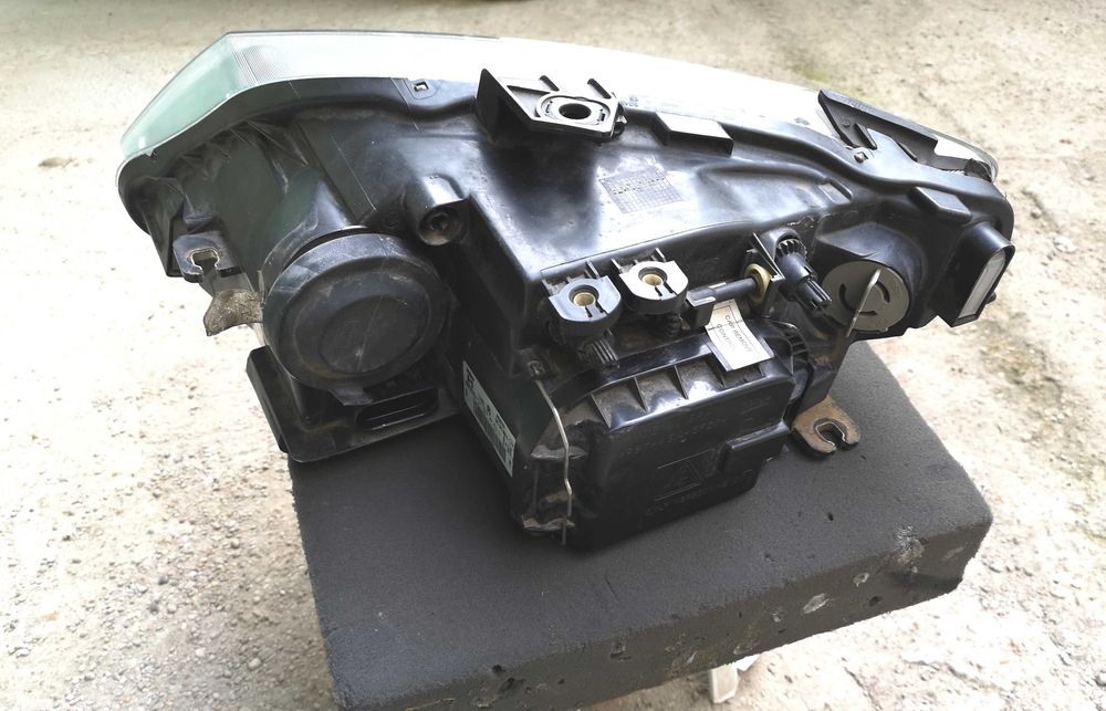 Оригинален фар Сеат Екзео  Seat Exeo Bixenon