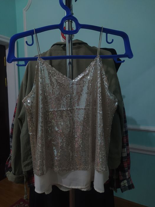 Майка золотистого цвета