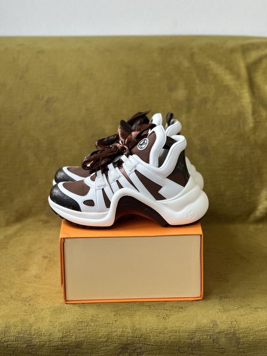 Louis Vuitton Archlight 38