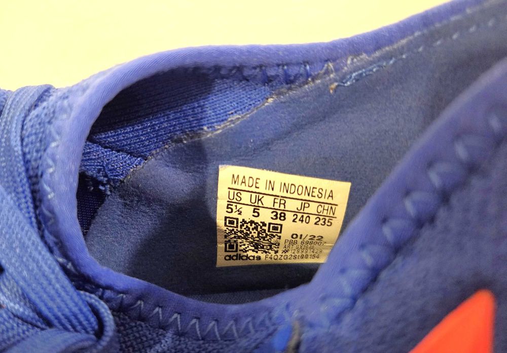 Încălțăminte fotbal sintetic Adidas, mărime 38 EU