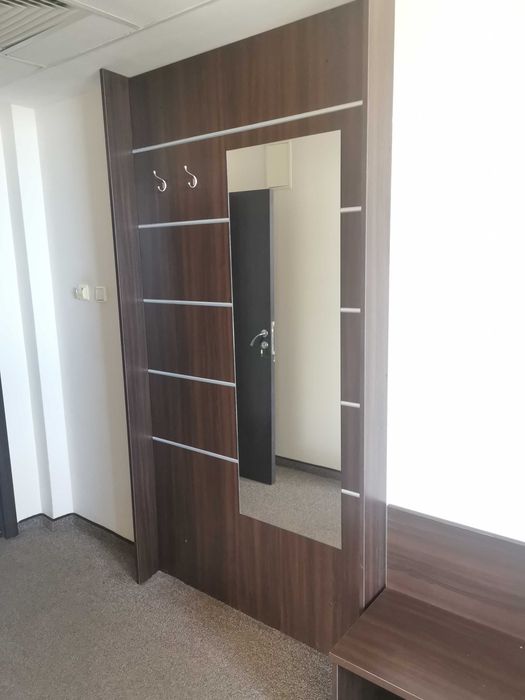 Порт манто  с огледало и закачалки