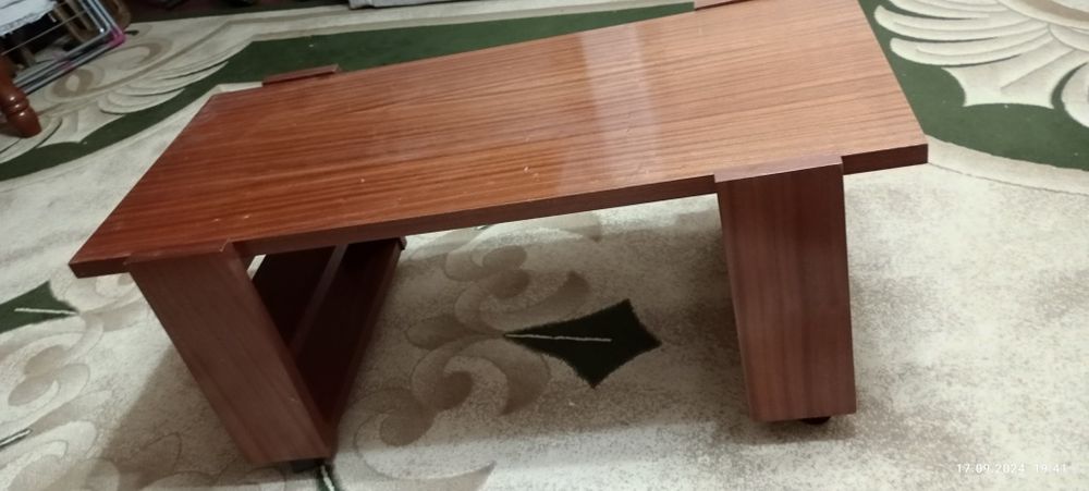 Продам журнальный столик