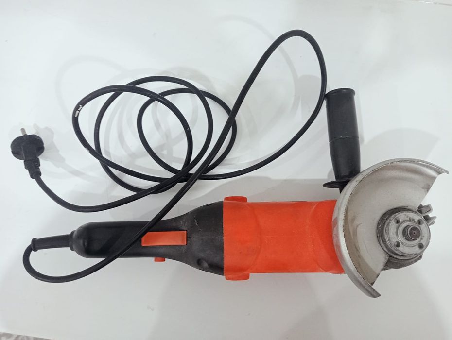 Болгарка продаю.