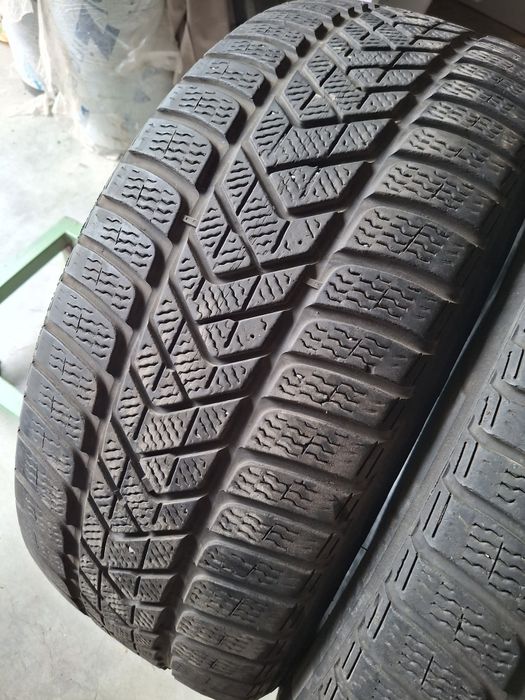 2  Anvelope  de iarnă  255 45 r19 Pirelli