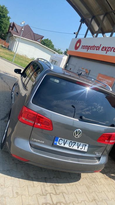 VOLKSWAGEN Touran 2011 — imagine 4