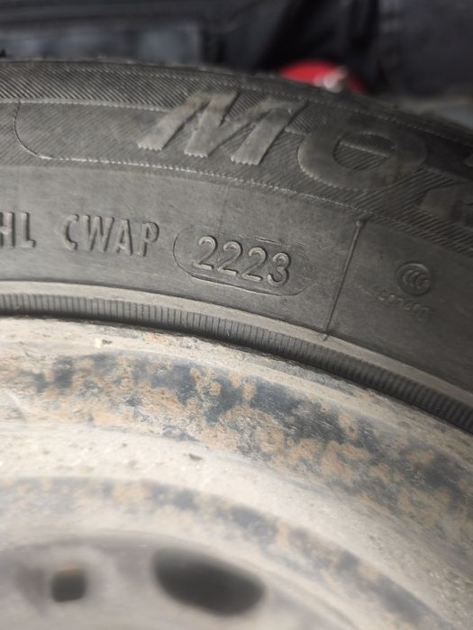 2 броя зимни гуми 175 / 65 / 14