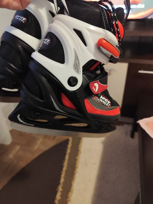 Vând Patine pt Gheață