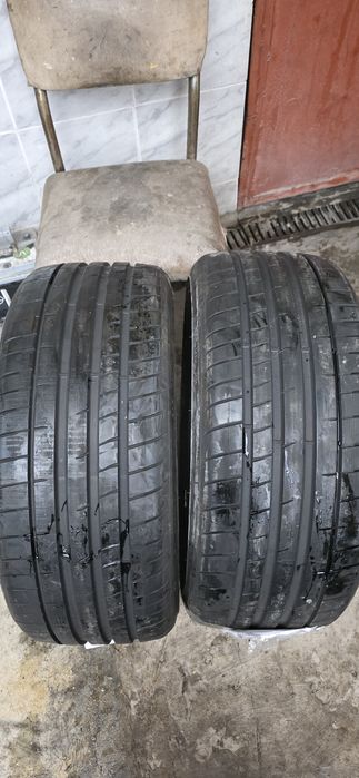 Гуми 2бр  225/35/20  - 1бр  - 115 евро