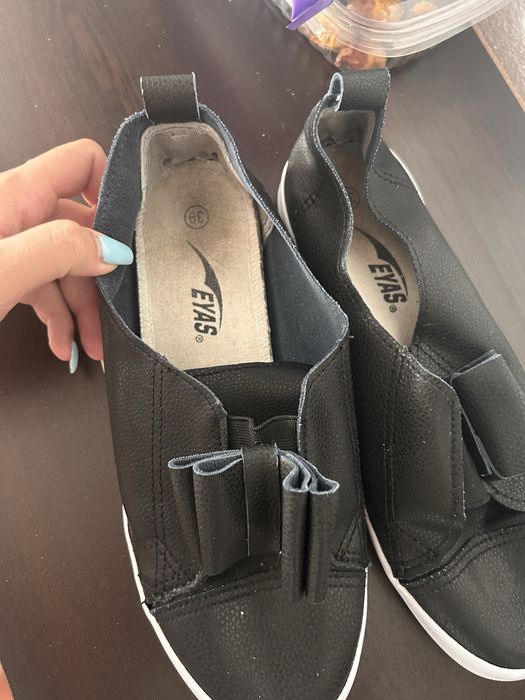 Дамски черни обувки