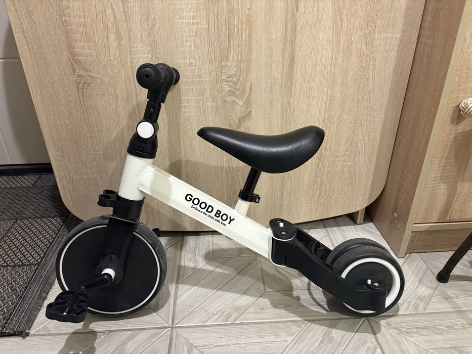 Беговел трехколесный велосипед