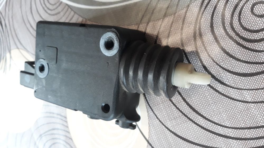 Машинка за заключване/отключване на багажник