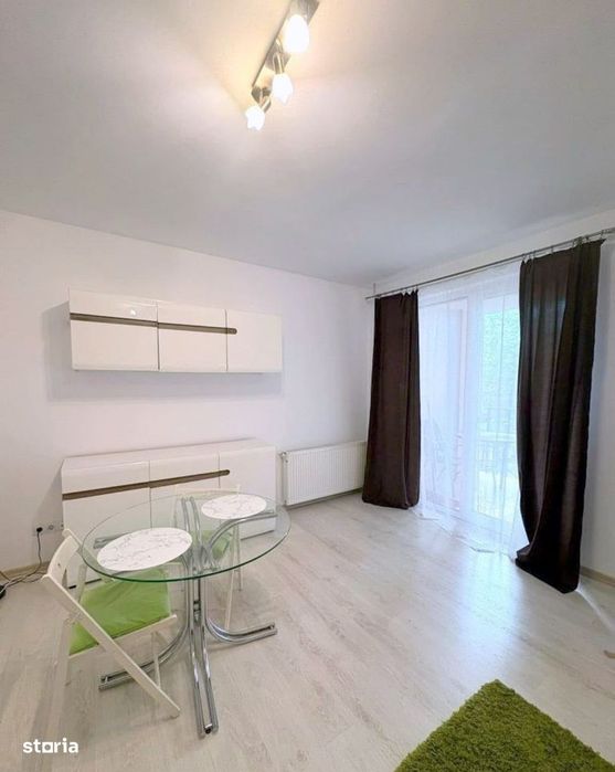 Apartament 2 camere, garaj, balcon – Centru