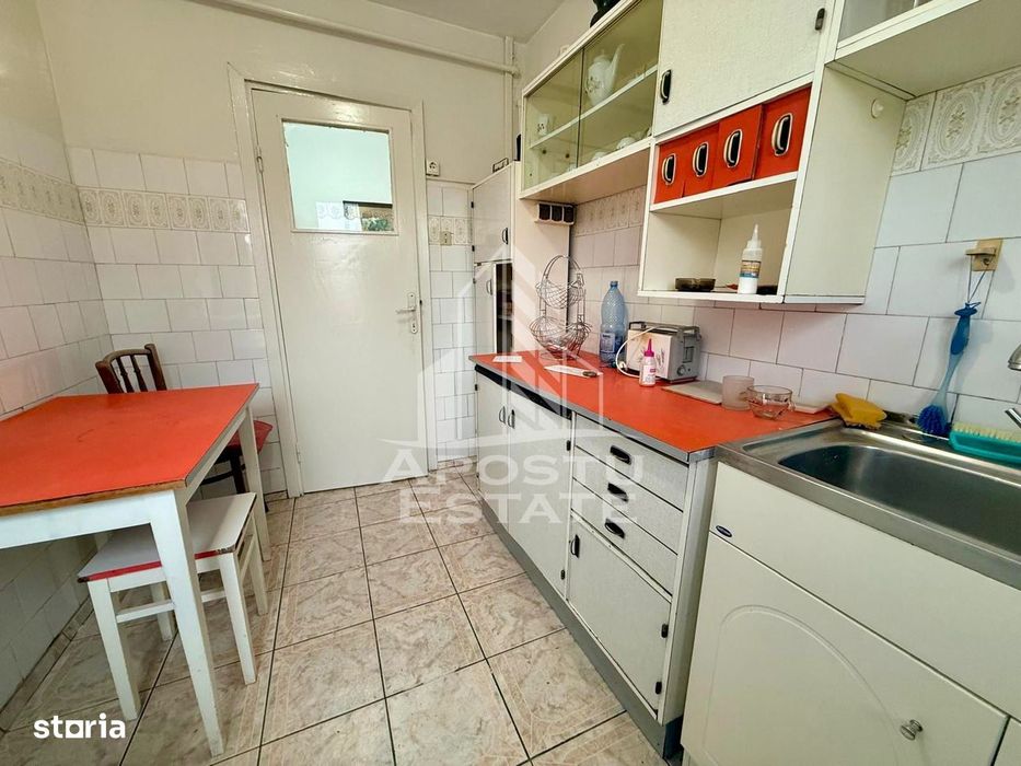 Apartament 4 camere, etaj intermediar, zona Circumvalatiunii,Timisoara