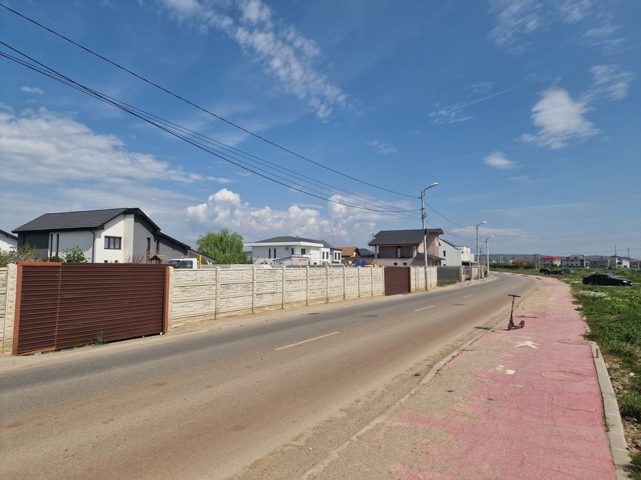 Vând teren intravilan