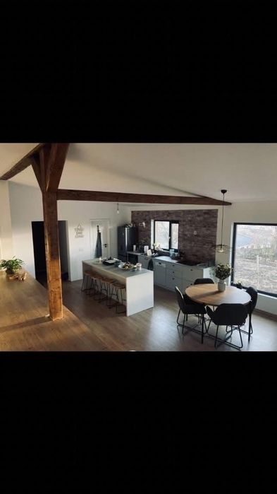 Casa de vanzare sau inchiriere  Dezmir