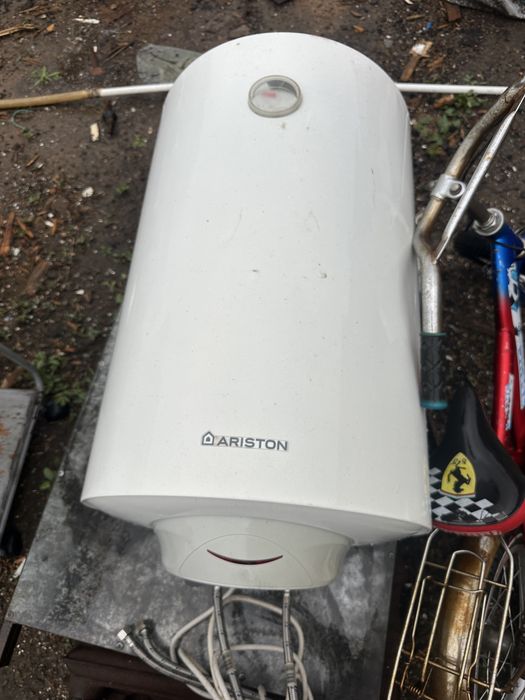 Продам Ariston 80  литровый.