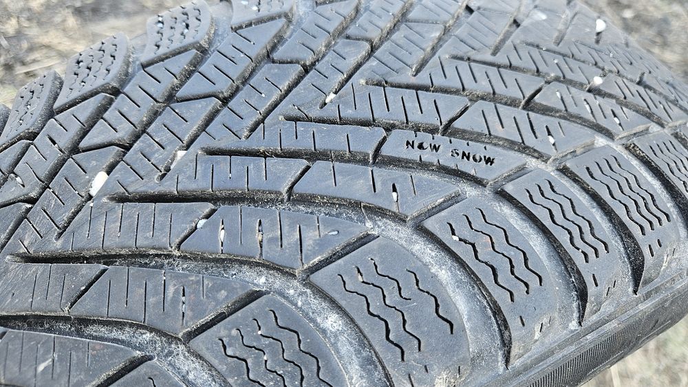 2бр гуми 205 55 16 пирели