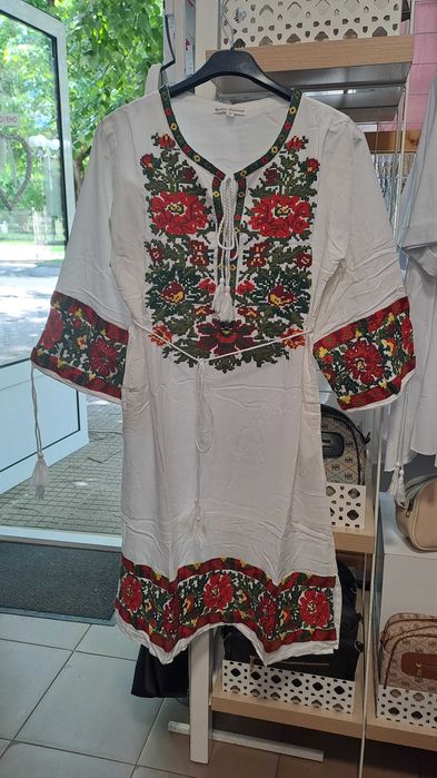 Нови рокли с народни мотиви