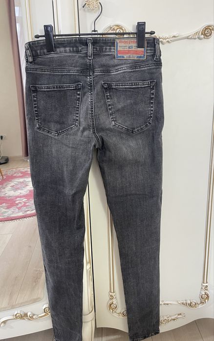 Женсике джинсы Diesel