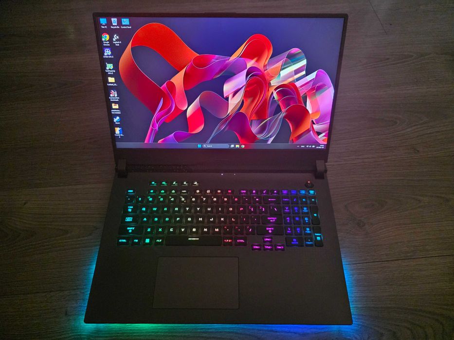 Laptop gaming ASUS ROG Strix G17 G713RW Ryzen 9 6900HX, RTX 3070 TI, 16GB DDR5, SSD M.2 NVMe 1TB