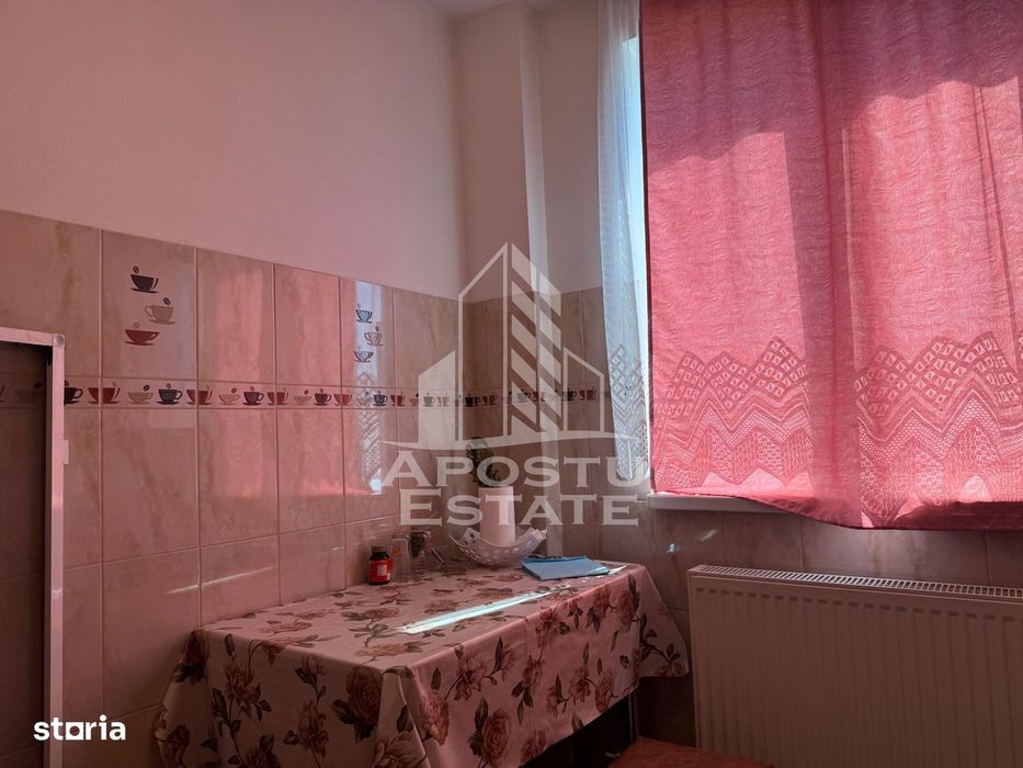 Apartament cu 2 camere, centrala proprie,