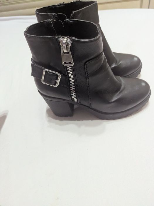 Продам стильные ботинки