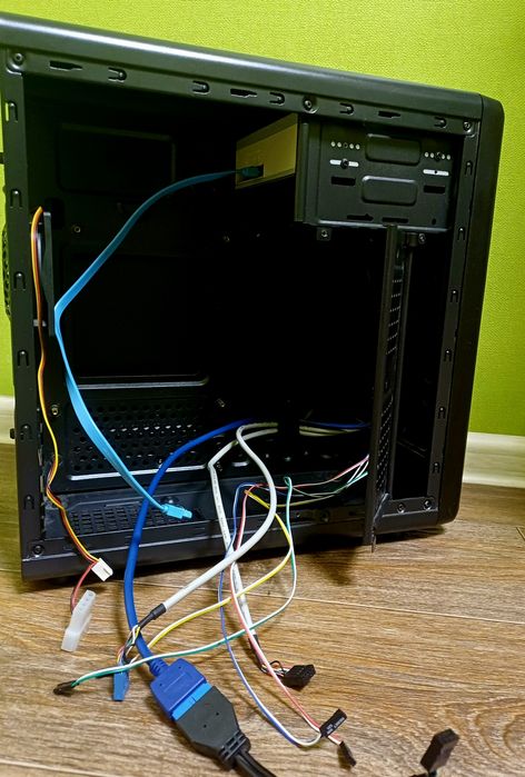 Корпус ПК AeroCool  полностью рабочий