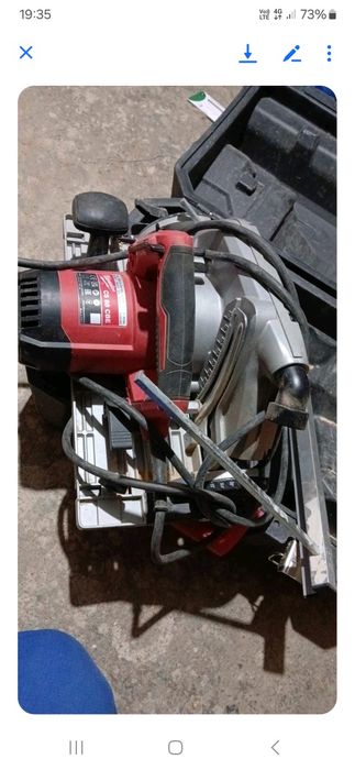 Vând circular milwaukee