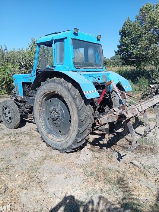 mtz 80 sotiladi.