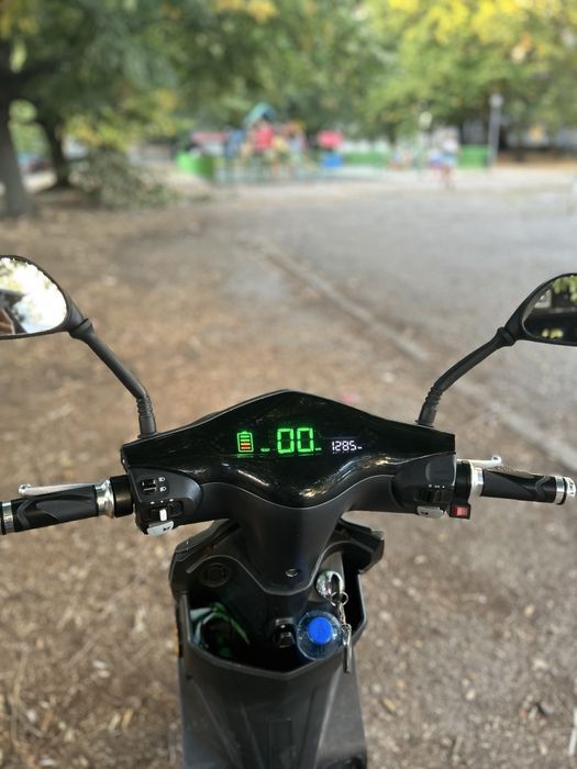 Електрически Скутер Sunra 2000W с документи за регистрация Цената е в Евро