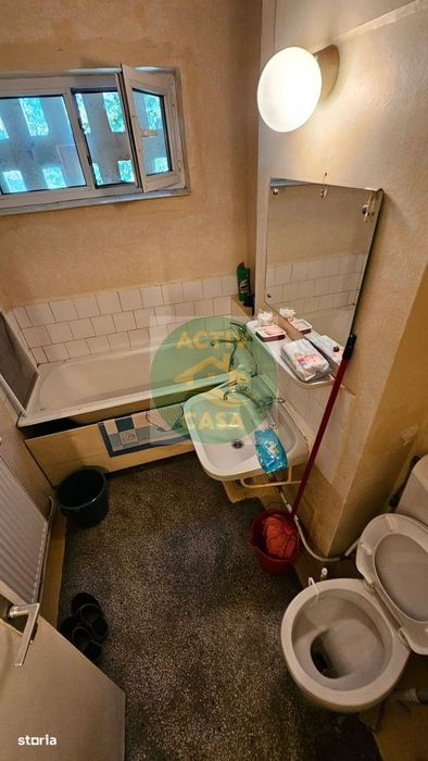 Apartament 3 camere, zona Scoala nr. 1, decomandat, spatios