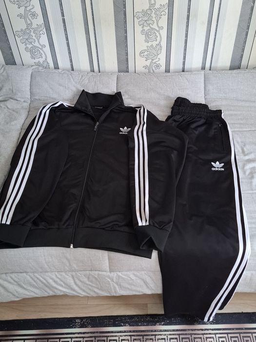 Спортивный костюм Adidas