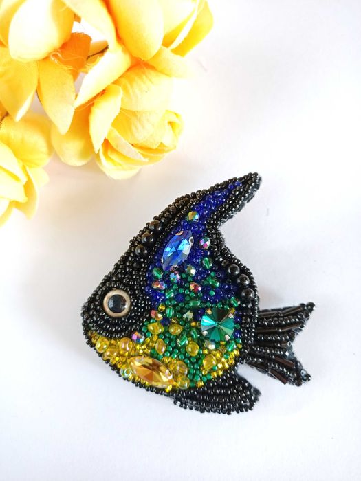 Броши, ручной работы.