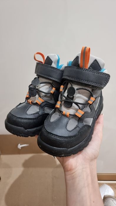 Продам  ботинки детские