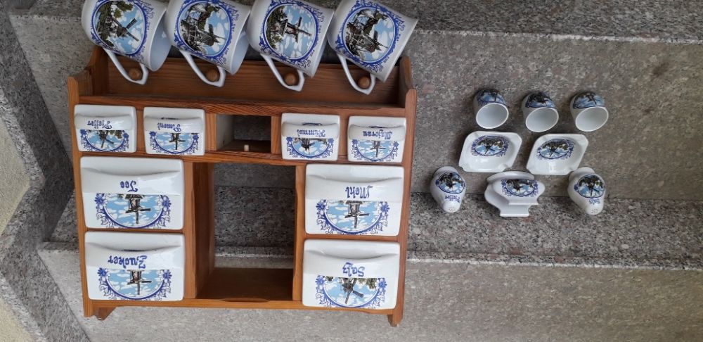 Rustic dulapior pentru condimente