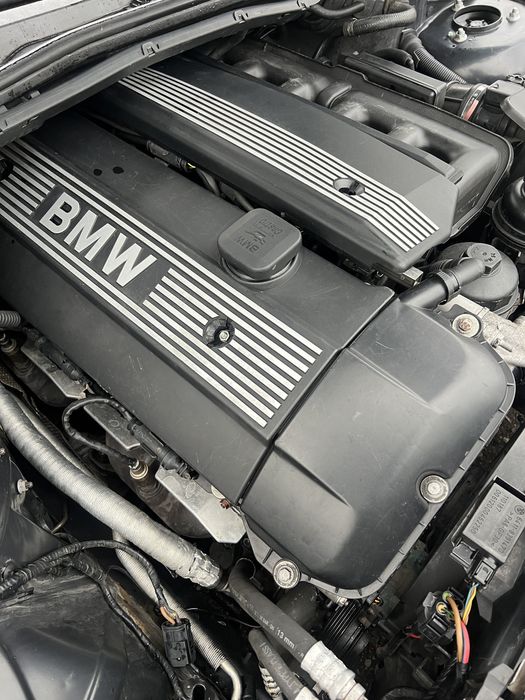 Двигател  БМВ М54Б25
