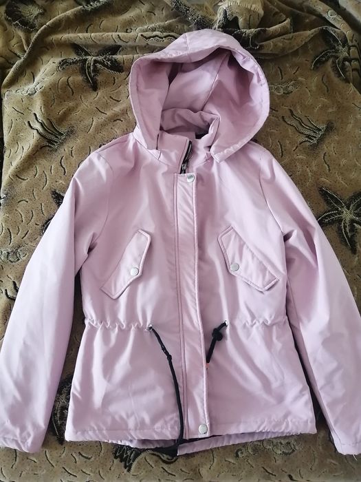 Продам куртки весенние