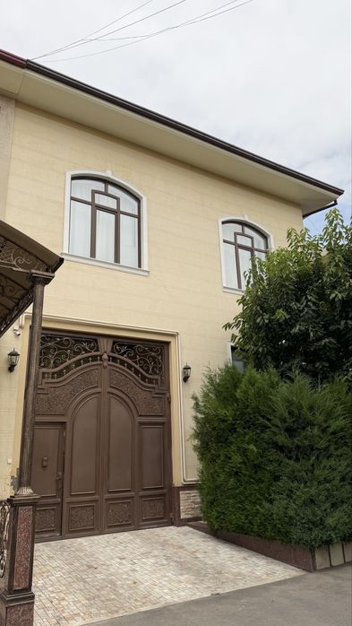 Registon mahallada HOVLI Sotiladi! Elitniy mahalla qulay joylashuv!